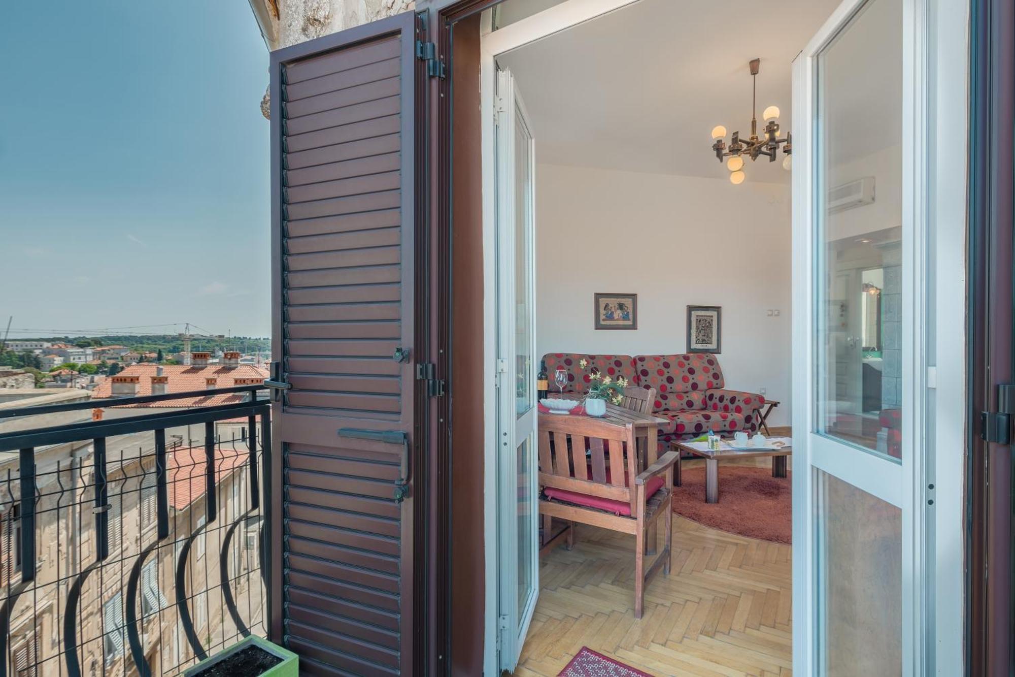 Apartment Seagull Pula Exterior photo